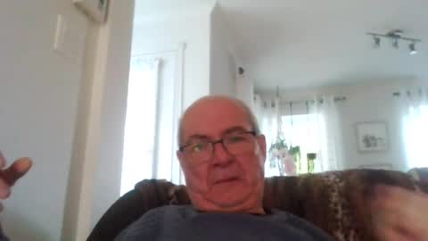 Snapshot of bernard1102 chatting on 07/20/26, 10:39 bernard1102 online show from 07/20/26, 10:39