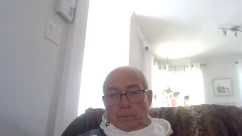 Snapshot of bernard1102 chatting on 07/21/26, 04:42 bernard1102 online show from 07/21/26, 04:42