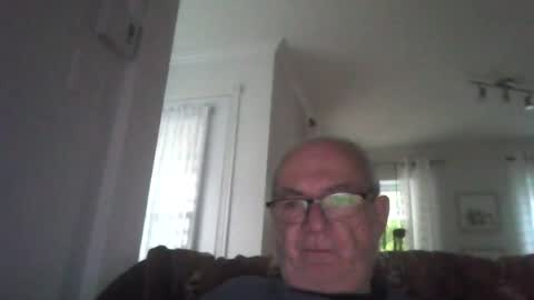 Snapshot of bernard1102 chatting on 07/22/26, 11:13 bernard1102 online show from 07/22/26, 11:13