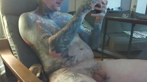 Snapshot of bernhard666 chatting on 01/19/25, 01:55 bernhard666 online show from 01/19/25, 01:55