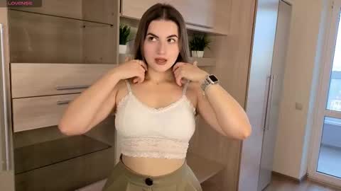 Maria online show from 09/28/25, 02:22