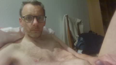 Snapshot of bernie484237 chatting on 05/05/26, 04:48 Bernie online show from 05/05/26, 04:48