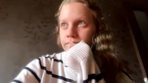 Sophia online show from 10/09/25, 12:14
