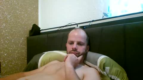 Snapshot of bernii1991 chatting on 05/24/26, 05:34 bernii1991 online show from 05/24/26, 05:34