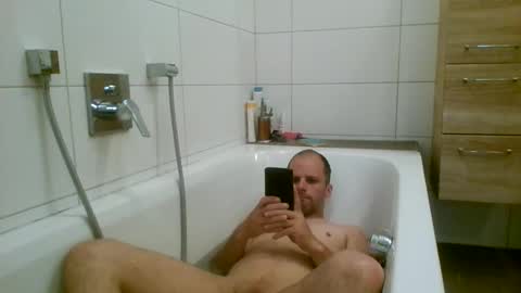 Snapshot of bernii1991 chatting on 05/31/26, 02:13 bernii1991 online show from 05/31/26, 02:13