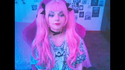 BerrieKitten online show from 04/16/26, 08:20
