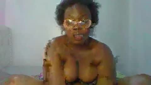 berries_lee online show from 03/12/25, 04:46