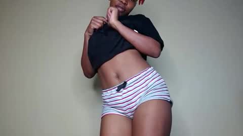 berries_lee online show from 09/17/25, 05:58