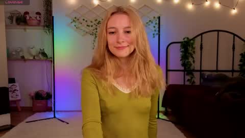 Hi Im NikaComing back online on Monday 3 online show from 05/29/26, 05:27