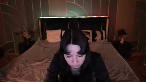 Violette online show from 11/21/25, 03:22