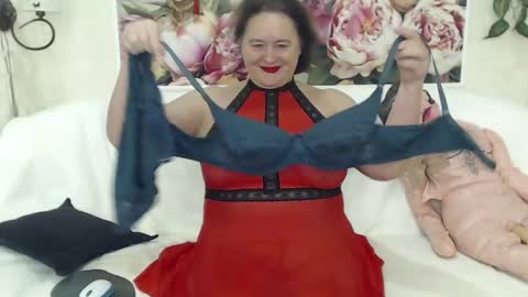 Snapshot of berryshickx chatting on 12/08/24, 10:19 BerryShickX online show from 12/08/24, 10:19