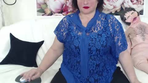 Snapshot of berryshickx chatting on 02/15/25, 08:22 BerryShickX online show from 02/15/25, 08:22