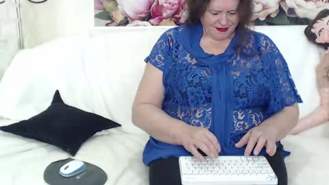 Snapshot of berryshickx chatting on 02/15/25, 11:28 BerryShickX online show from 02/15/25, 11:28