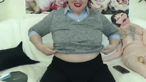 Snapshot of berryshickx chatting on 02/17/25, 08:52 BerryShickX online show from 02/17/25, 08:52