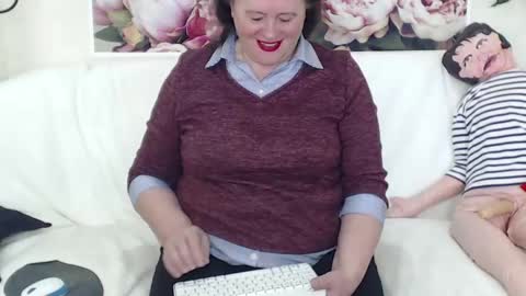 Snapshot of berryshickx chatting on 03/11/25, 08:41 BerryShickX online show from 03/11/25, 08:41