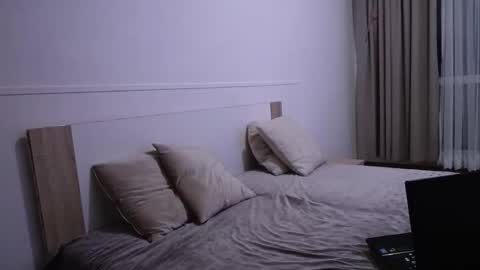 Alex and Victoria online show from 03/01/26, 06:43