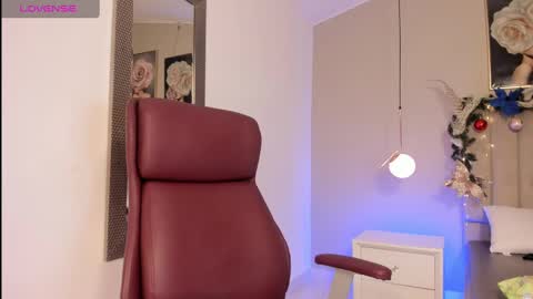 Snapshot of bestfamily chatting on 12/03/24, 02:36  Marilee online show from 12/03/24, 02:36