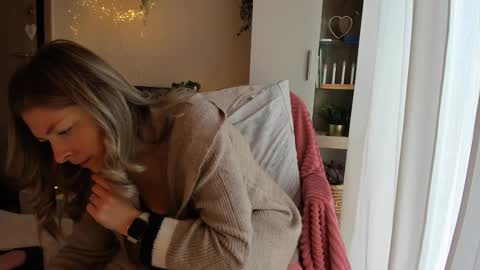 Vicky   online show from 12/29/24, 09:06