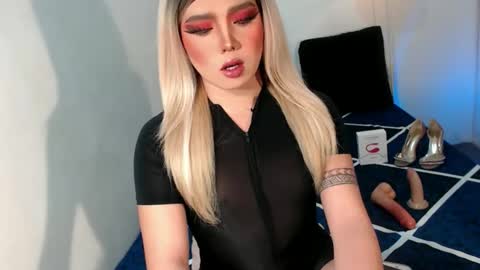 bestgirljulia online show from 11/05/25, 12:10