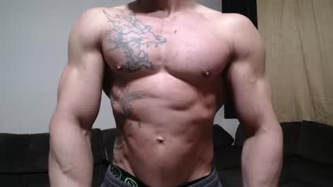 Snapshot of bestmuscle chatting on 06/16/26, 10:34 bestmuscle online show from 06/16/26, 10:34