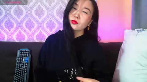 Snapshot of bet_lu chatting on 02/13/25, 07:35 Bet Lu online show from 02/13/25, 07:35