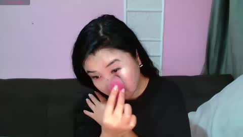 Snapshot of bet_lu chatting on 10/21/25, 05:19 Bet Lu online show from 10/21/25, 05:19