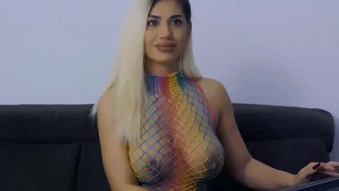 bethierusse online show from 11/06/25, 02:34