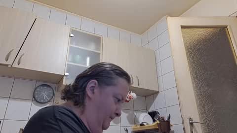 bethnorth online show from 10/08/25, 02:20