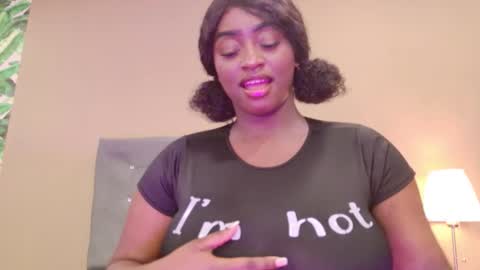 Snapshot of betsybennet chatting on 12/23/25, 12:19 BETSY online show from 12/23/25, 12:19