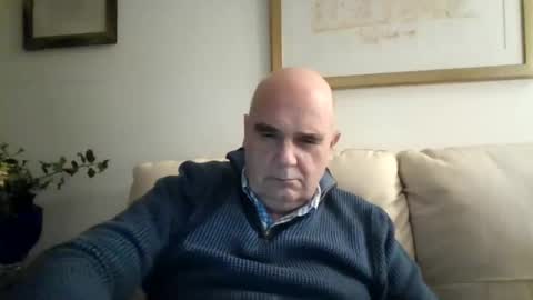 Snapshot of betta1 chatting on 12/20/25, 12:51 betta1 online show from 12/20/25, 12:51