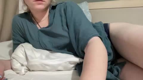 Bette online show from 11/03/25, 10:10