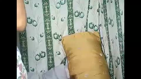 Snapshot of betty_83 chatting on 02/11/25, 10:39 betty_83 online show from 02/11/25, 10:39