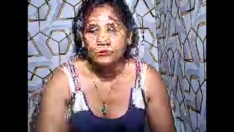 Snapshot of betty_83 chatting on 06/08/26, 12:49 betty_83 online show from 06/08/26, 12:49