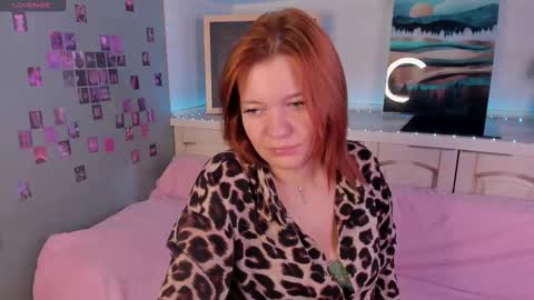Snapshot of betty_baker1 chatting on 09/12/25, 01:38 Betty online show from 09/12/25, 01:38