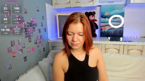 Snapshot of betty_baker1 chatting on 09/26/25, 02:26 Betty online show from 09/26/25, 02:26