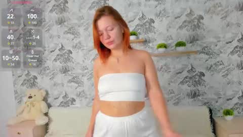Snapshot of betty_baker1 chatting on 10/28/25, 02:15 Betty online show from 10/28/25, 02:15