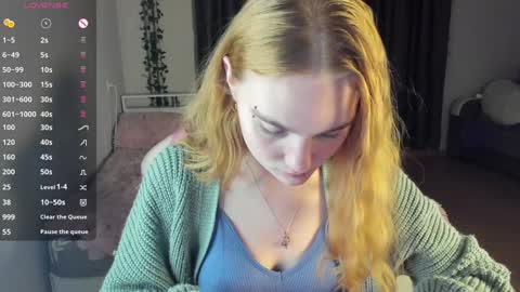 Snapshot of betty_witchy chatting on 01/21/25, 01:08 Dory make me happier online show from 01/21/25, 01:08