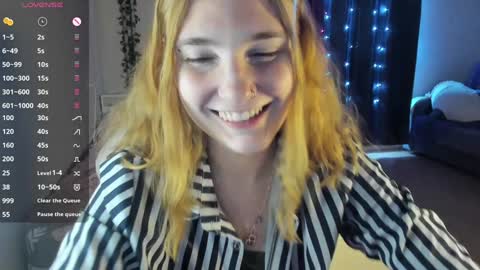Snapshot of betty_witchy chatting on 01/28/25, 05:00 Dory make me happier online show from 01/28/25, 05:00