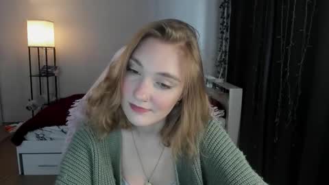 Snapshot of betty_witchy chatting on 10/16/25, 03:40 Dory make me happier online show from 10/16/25, 03:40