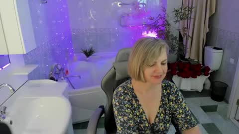 Snapshot of bettygibsonn chatting on 04/26/26, 01:47 Betty online show from 04/26/26, 01:47