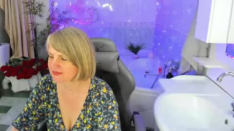 Snapshot of bettygibsonn chatting on 05/07/26, 08:09 Betty online show from 05/07/26, 08:09