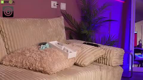 Snapshot of bettyvelvet chatting on 07/12/26, 04:58 Betty online show from 07/12/26, 04:58