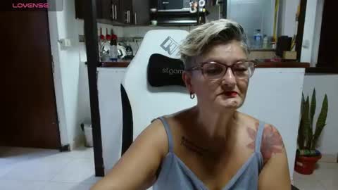 Snapshot of bety_cum3 chatting on 06/25/26, 10:36 bibiana online show from 06/25/26, 10:36
