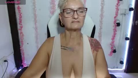 Snapshot of bety_cum3 chatting on 07/02/26, 10:27 bibiana online show from 07/02/26, 10:27