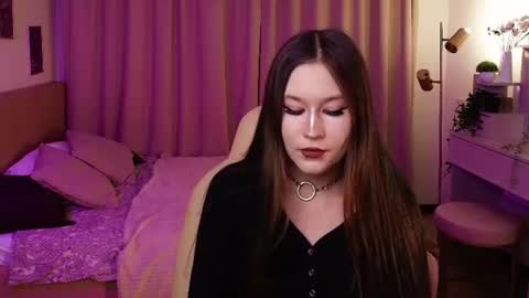 Snapshot of bety_white chatting on 06/14/26, 07:43 Katie online show from 06/14/26, 07:43
