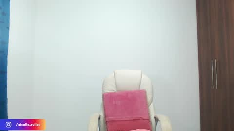 Nicolle Aviles online show from 02/18/25, 08:58