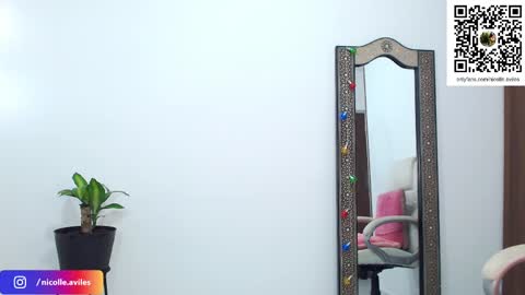 Nicolle Aviles online show from 02/22/25, 02:19