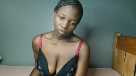 Snapshot of beverly_bay chatting on 05/11/26, 10:51 beverly online show from 05/11/26, 10:51