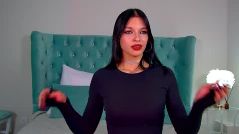 Snapshot of beverlyyork chatting on 02/02/25, 10:39 Beverly online show from 02/02/25, 10:39