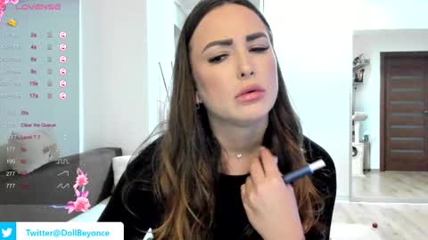   BeyonceDoll       Twitter DollBeyonce    online show from 11/15/25, 08:16